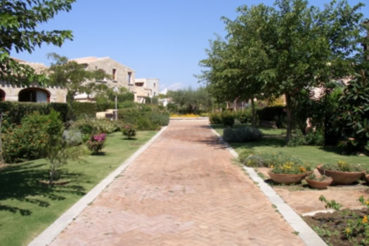Viale pedonale al Borgo di Porto San Paolo